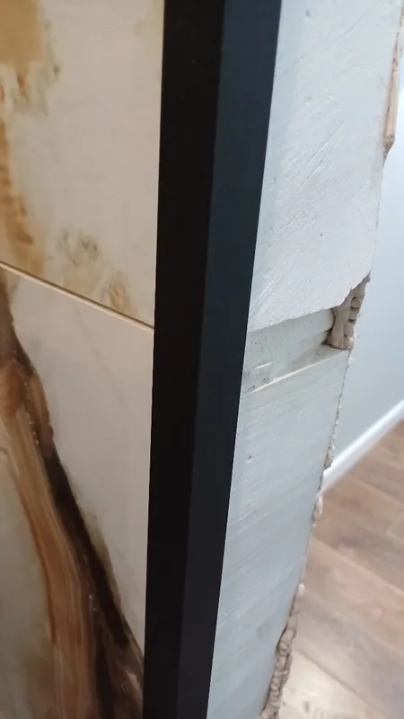 Угол декоративный 25х25 Уп 09-27.2700.515 Черный