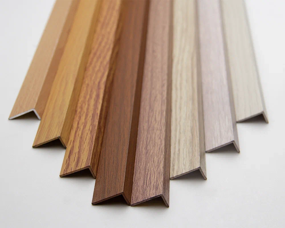 Угол декоративный 40х20 Уп 14-27.2700.545 Дуб дымчатый