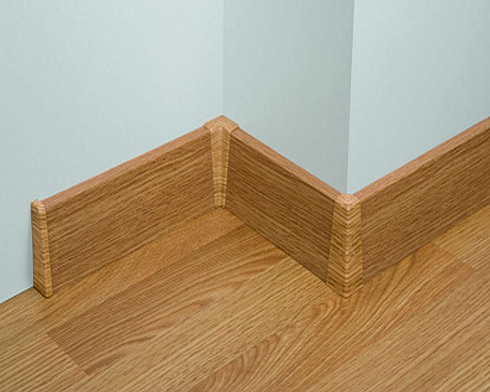 Плинтус ПВХ Cezar матовый с мягким краем HI-LINE PRESTIGE 334 Дуб оливер