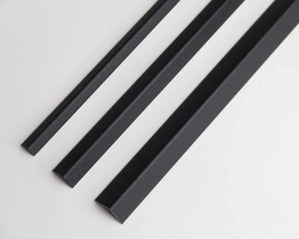 Угол декоративный 20х20 Уп 06-27.2700.515 Черный