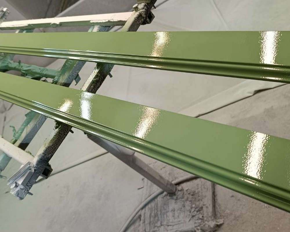 Плинтус ПОЛИСТИРОЛ HI WOOD B78 77,5мм х 21мм х 2,0м. Окраска включена в стоимость