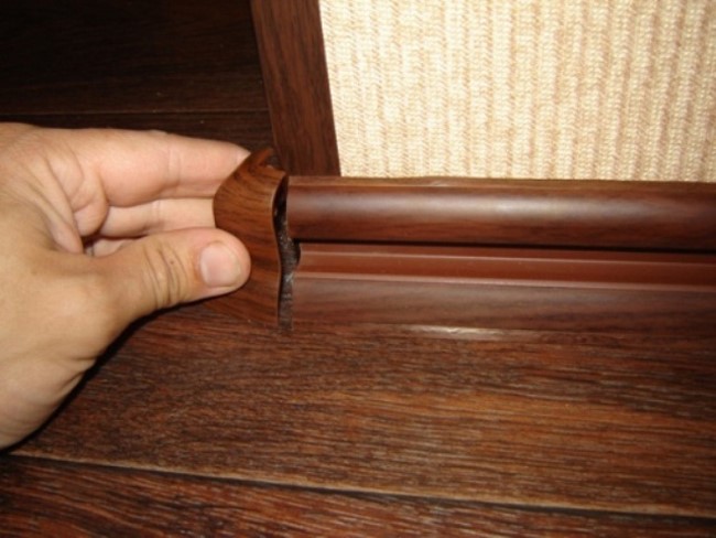 Плинтус ПВХ Волшебная палочка 58мм 2,2м 5811