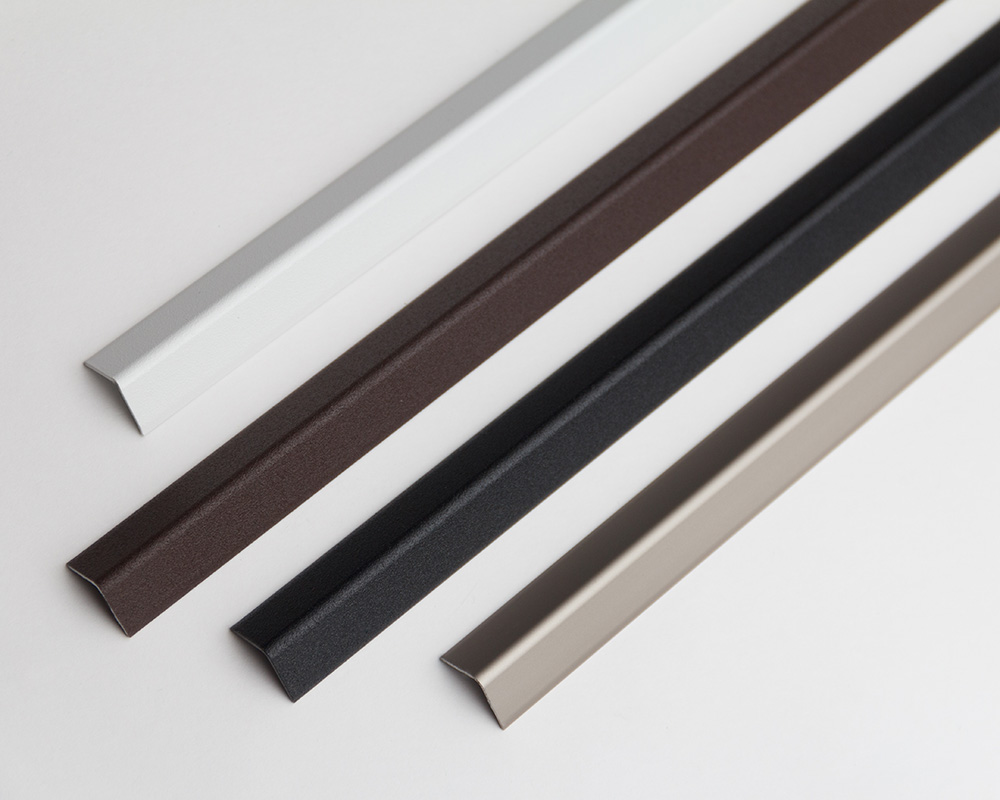 Угол наружный алюминиевый УО 18-27.2700.R173