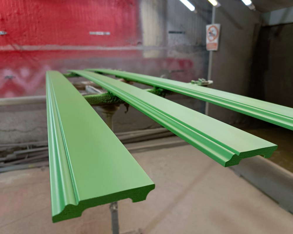 Плинтус СОЛИД 1 UHD 01/80 80*12*2000. Окраска включена в стоимость