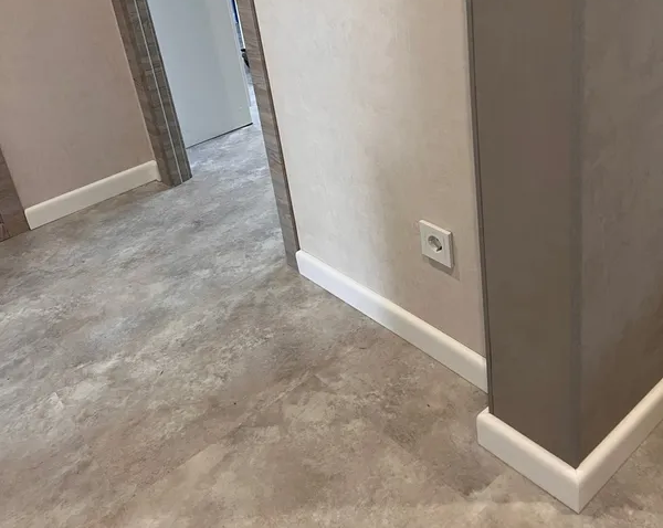 Угол наружный алюминиевый УО 18-27.2700.059