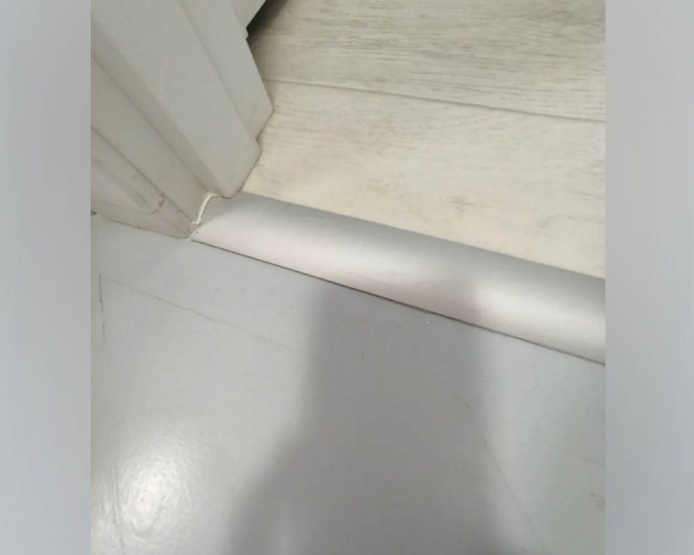 Порог одноуровневый ПС 04-3.900.01л Серебро