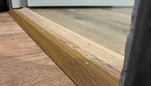 Порог разноуровневый ПР 03.1800.02л Золото