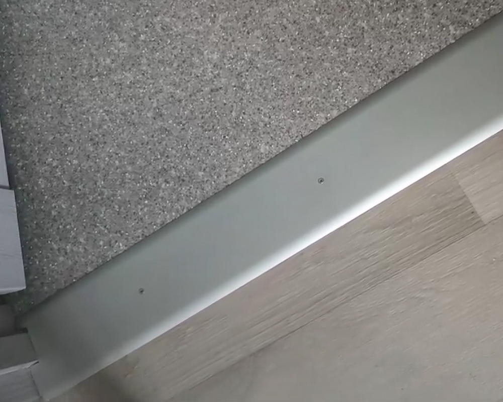 Порог одноуровневый ПС 07-1.1800.01л Серебро