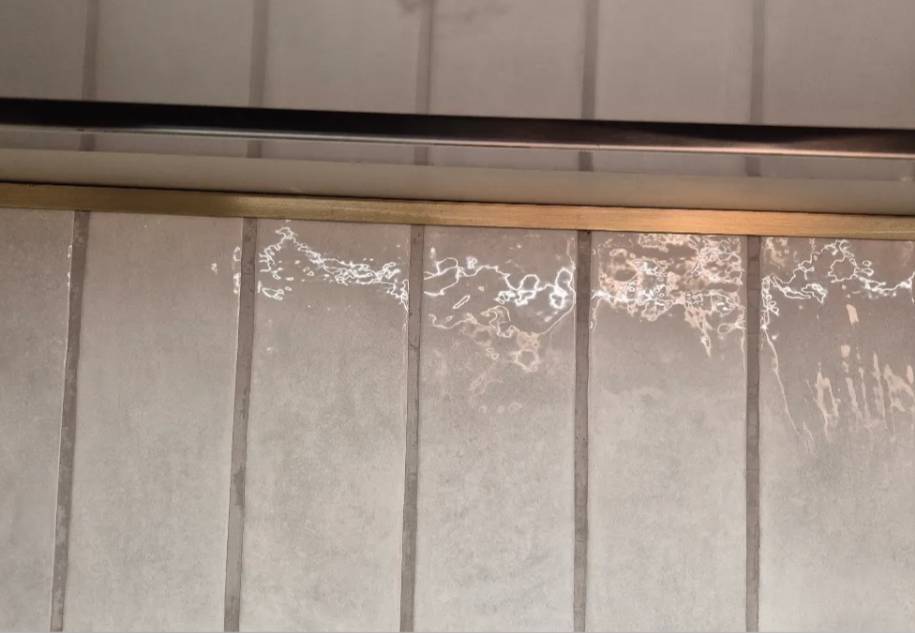 PVL73-04 Угол латунь Антик бронза светлая 15х15мм 2.7м