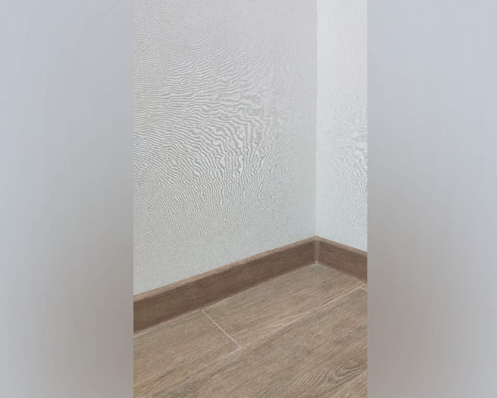 Плинтус ПВХ Salag Lima 72мм 2,5м LY0014 Дуб Пустынный