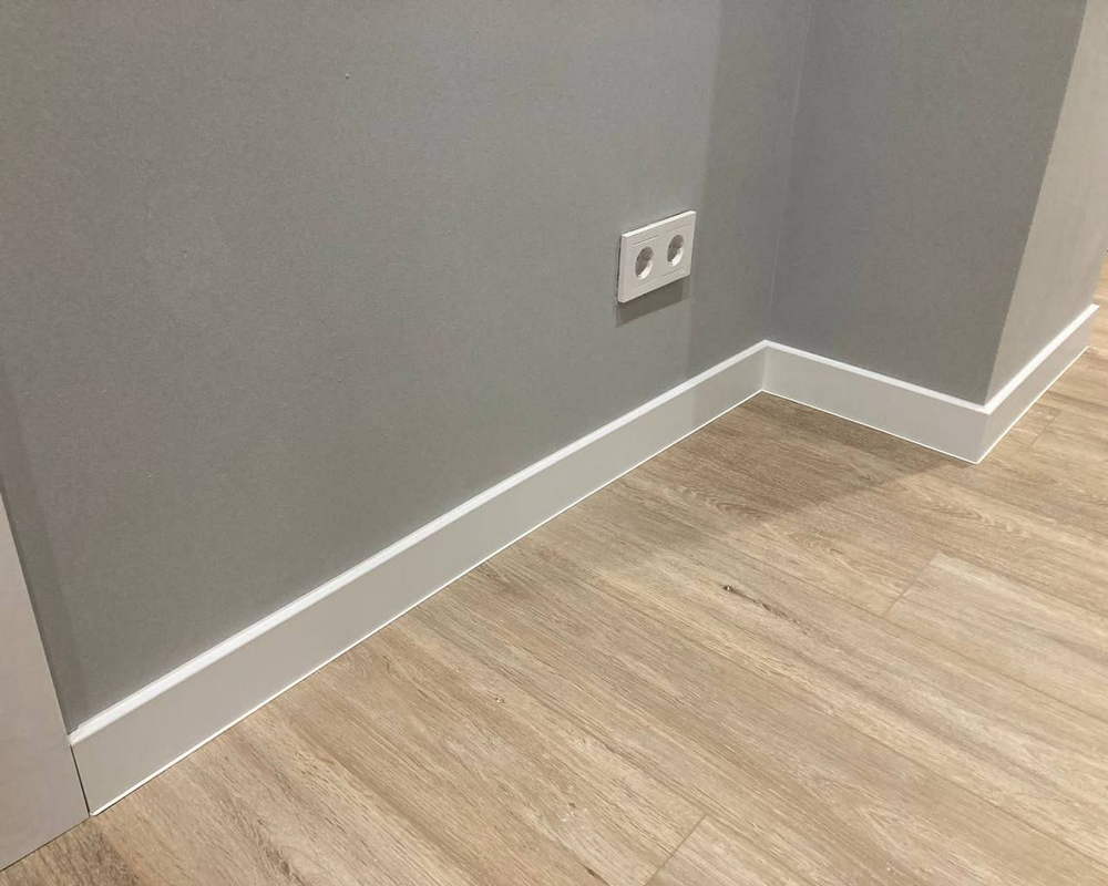 Плинтус ХДФ Dollken Cubu Flex Life XL 80 мм х 2,5 м 5012 Белый