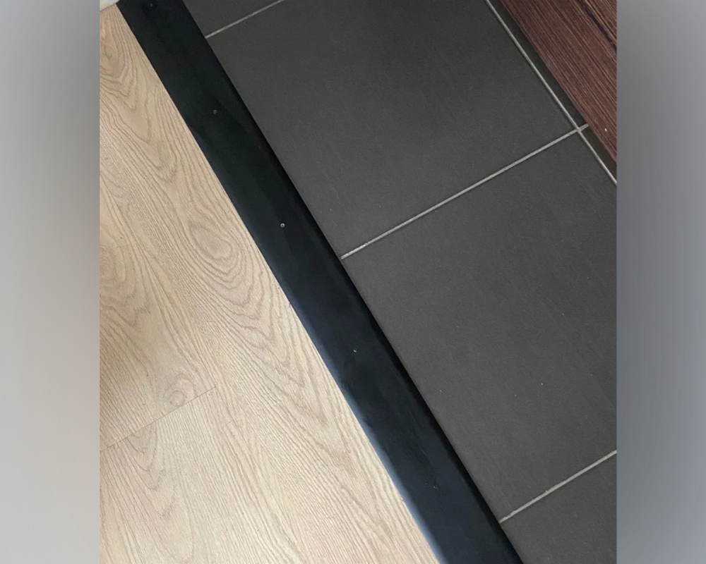 Порог одноуровневый ПС 18.1800.15 Черный