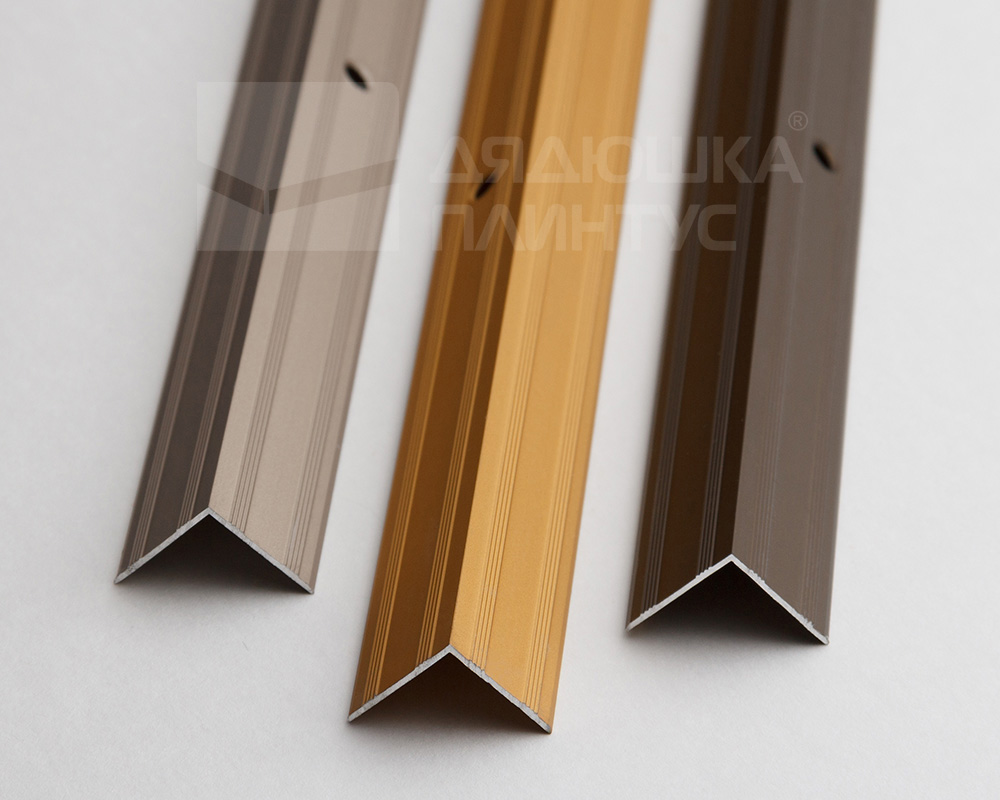 Порог угловой ПУ 05.1800.042л Шампань