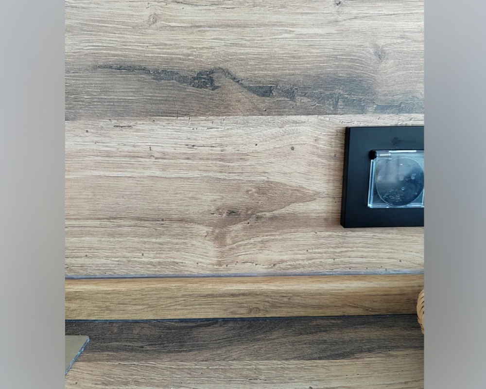 Плинтус для столешниц прямоугольный ПВХ Волшебная палочка 25*12мм 3м 2075 Дуб кера