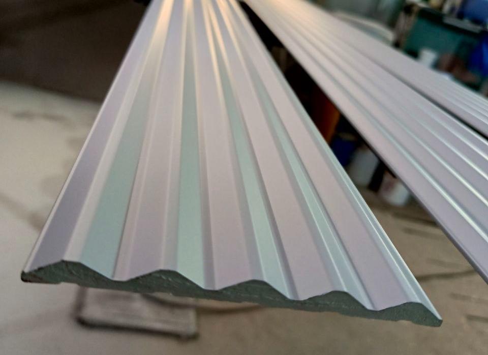 Стеновая панель HI WOOD белая. NP HI WOOD 120,0мм х 12,0мм х 2,7м. Окраска включена в стоимость