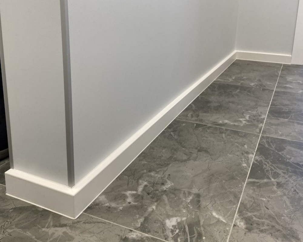 Плинтус ХДФ Dollken Cubu Flex Life 100 мм х 2,5 м 1013 (5012) Белый