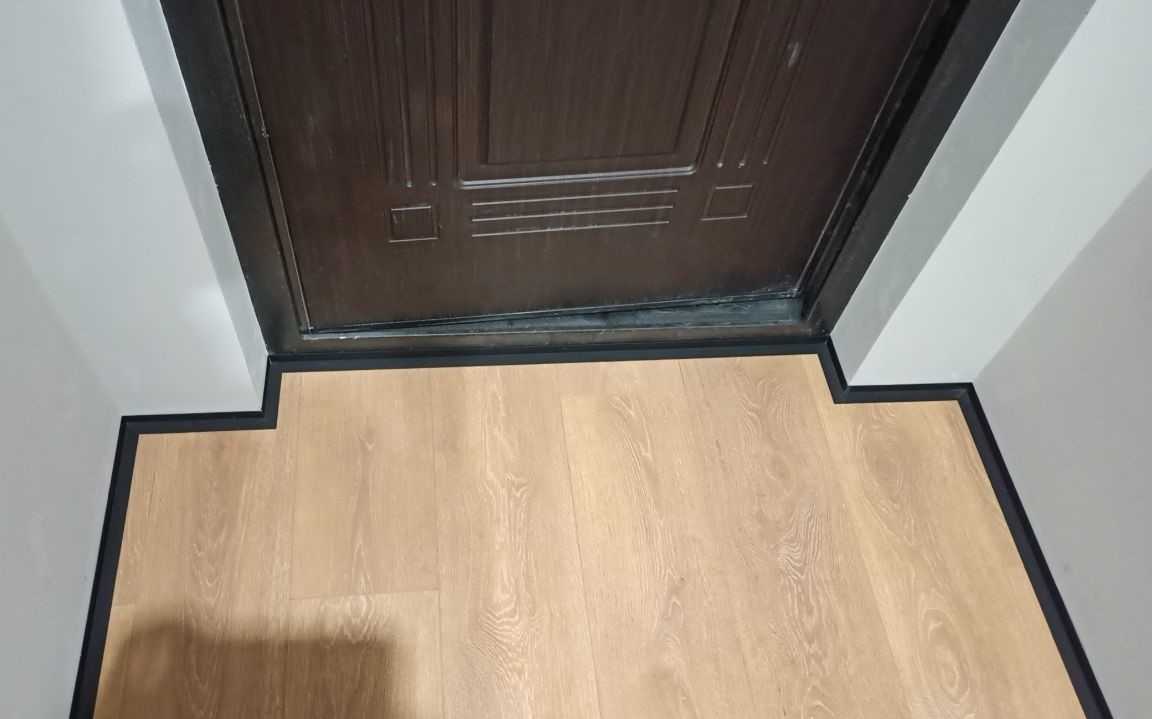 Микроплинтус MSAPL 02.2700.15 Анод черный