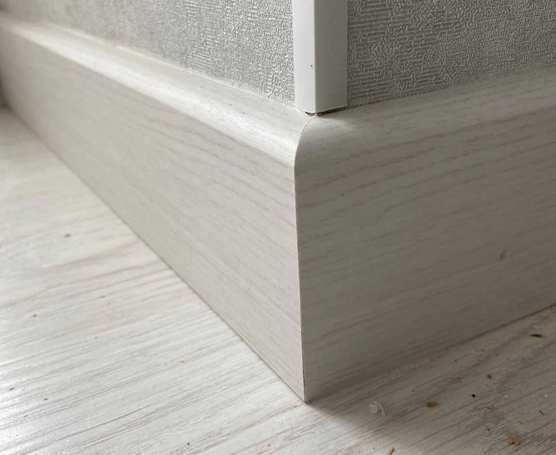 Плинтус МДФ Волшебная палочка. Гарден .203 Дуб белый