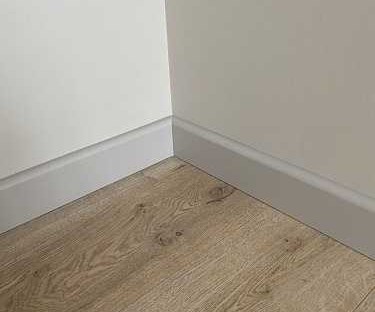 Плинтус МДФ Волшебная палочка 81402 81мм 2,4м.  Окрашенная. RAL 7036