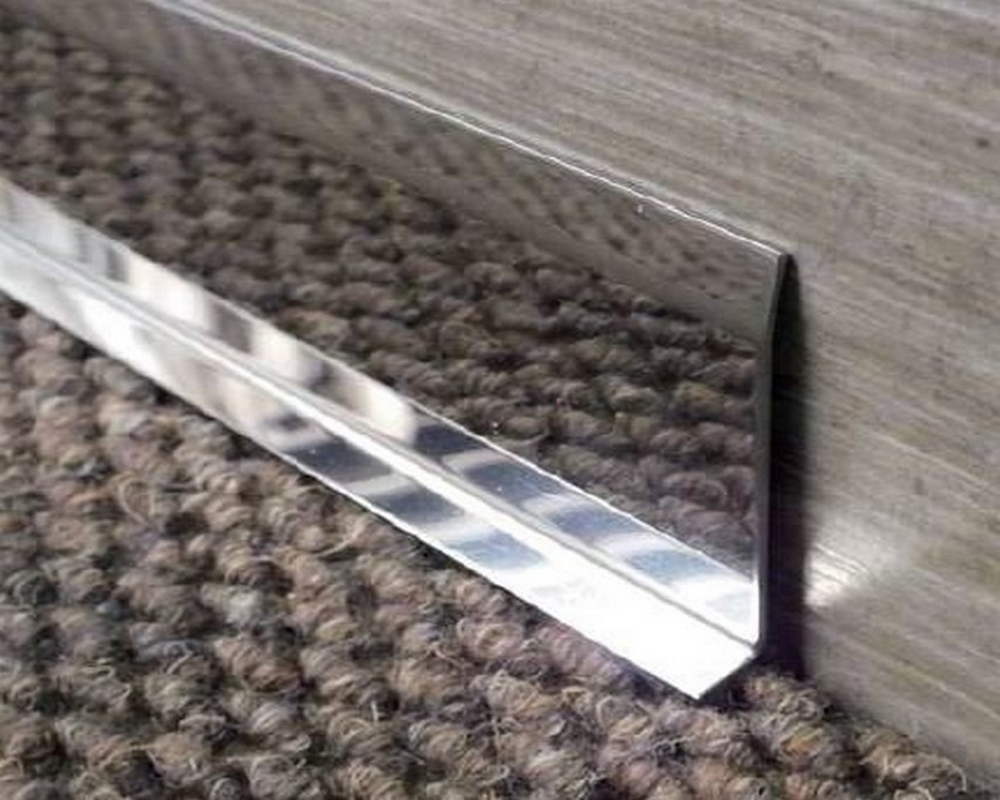 Плинтус из нержавеющей стали BTAC 60A полированный