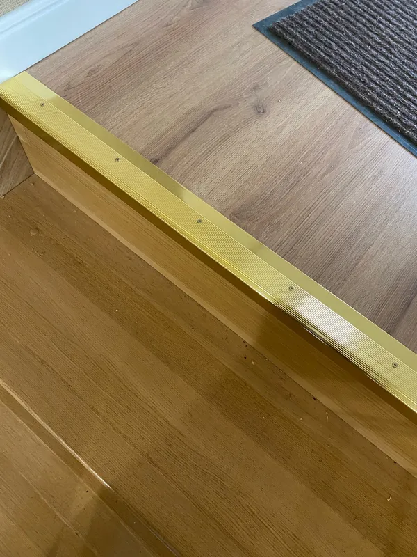 Порог угловой ПУ 04.2700.202л Золото