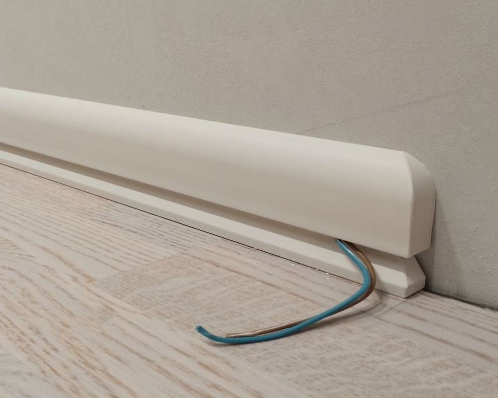 Плинтус из полистирола высокой плотности HI WOOD под подсветку LB99 99,0мм х 16,5мм х 2,0м.