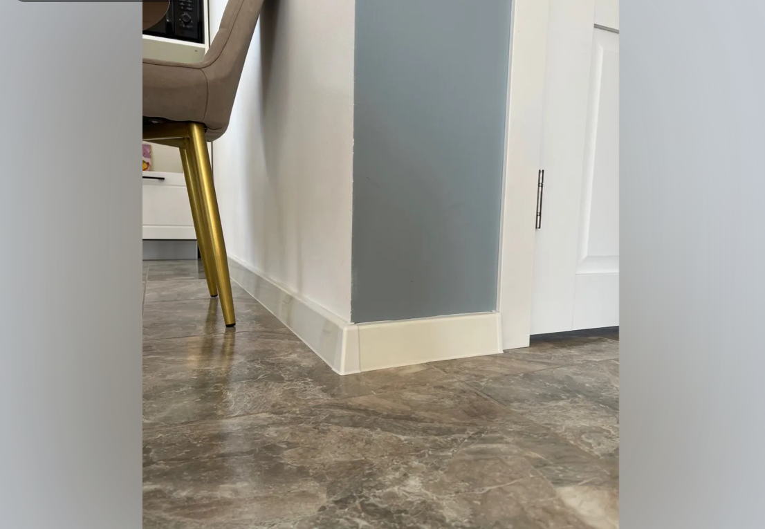 Плинтус ПВХ Cezar матовый с мягким краем HI-LINE PRESTIGE 281 Дуб масала