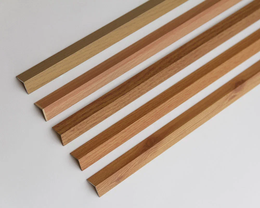 Угол декоративный 25х25 Уп 09-27.2700.583н Бук натуральный