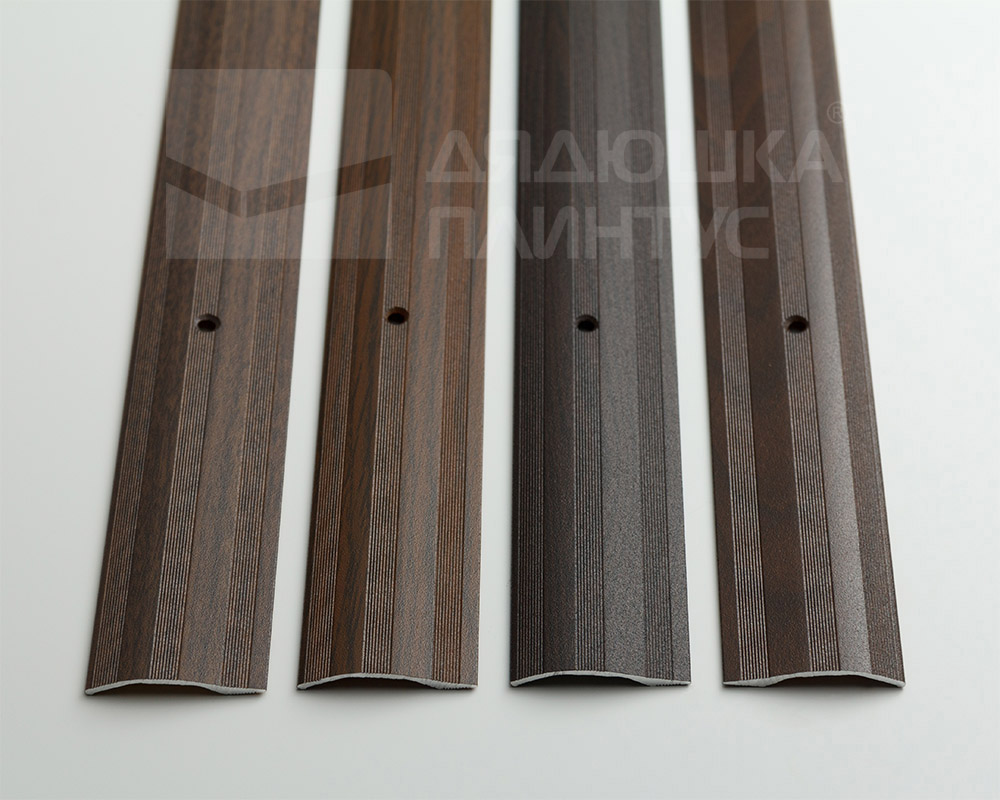 Порог разноуровневый ПР 02.2700.052 0,9 м Ель дымчатая