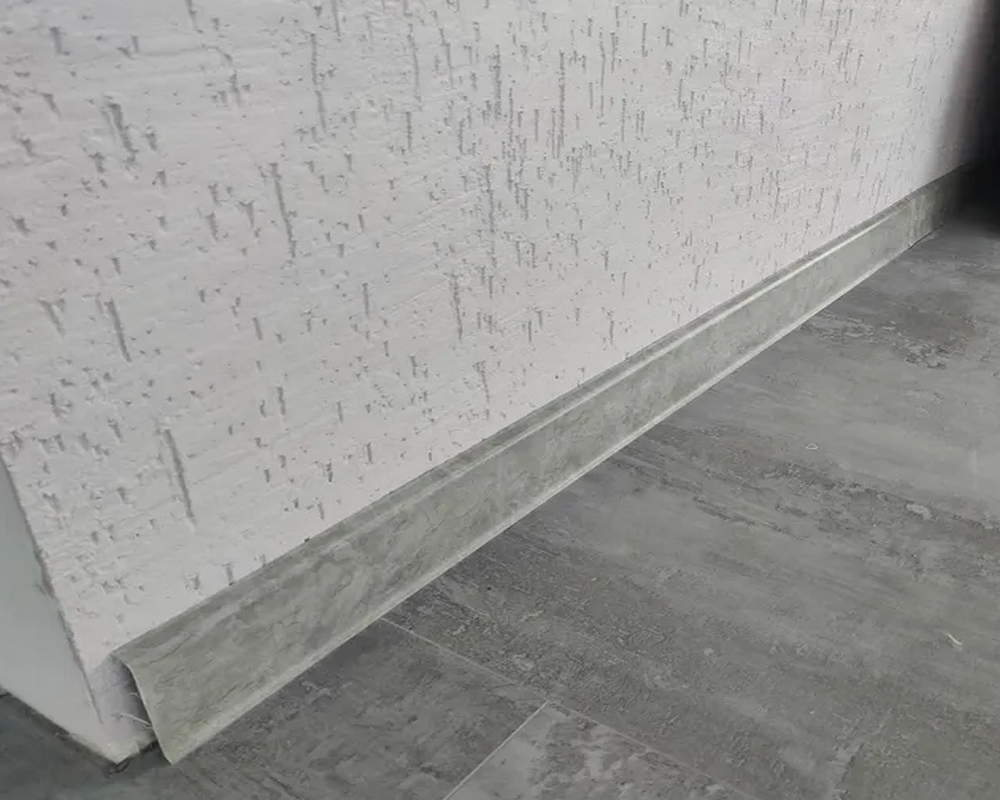 Плинтус ПВХ Salag Lima 72мм 2,5м. Маскара