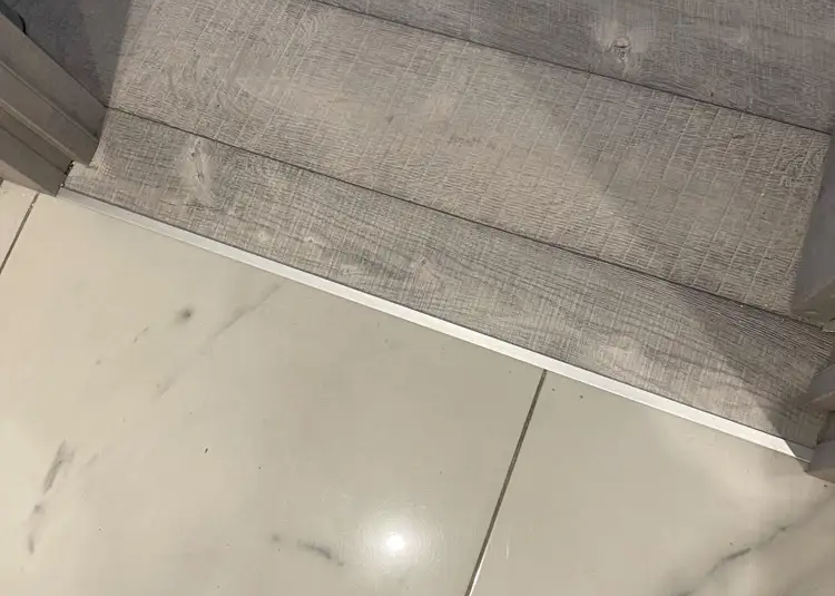 Профиль стыкоперекрывающий ЛС 10НСК(304).2700.004 2,7 м Бронза