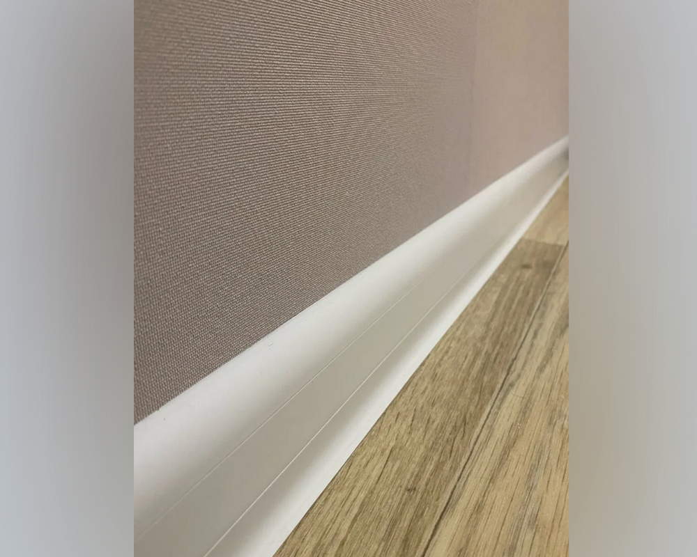 Плинтус ПВХ Идеал Классик 70мм 2,2м 001 Белый